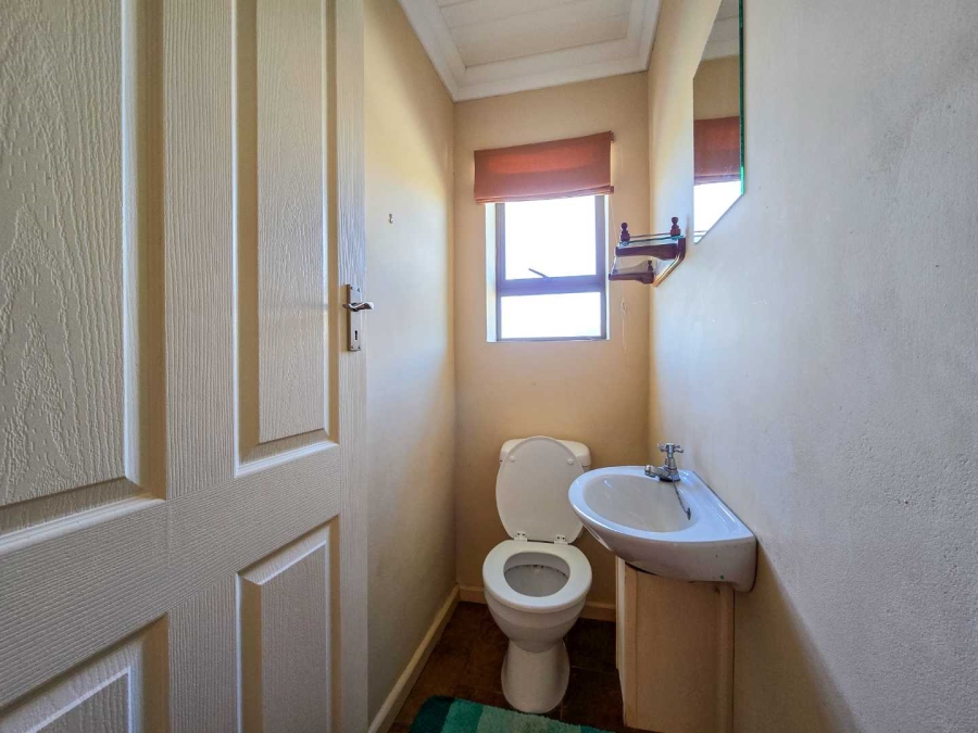 2 Bedroom Property for Sale in Stilbaai Wes Western Cape